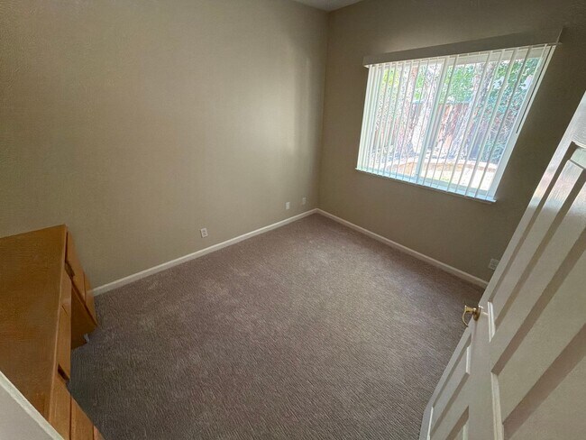 Building Photo - 5169 Genovesio Dr