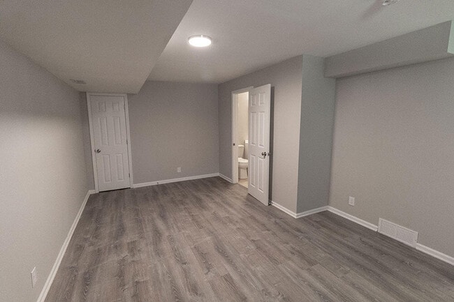 Building Photo - 1321 S Roseta Ave