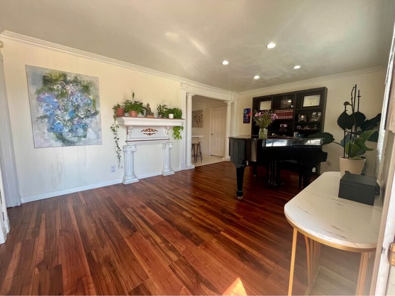 Building Photo - 6371 Klamath Dr