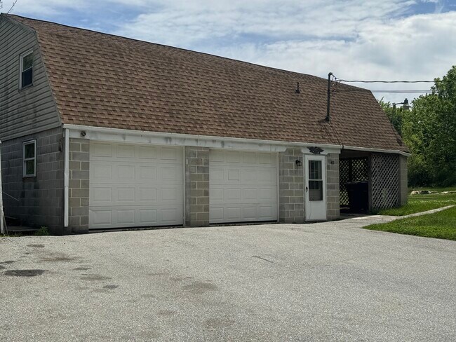 Building Photo - 42 Cupola Rd