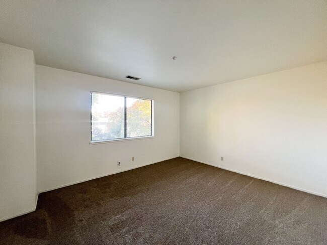 Building Photo - 2460 Old Sonoma Rd