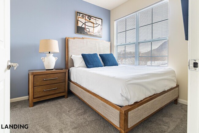 Building Photo - 400 Blake St