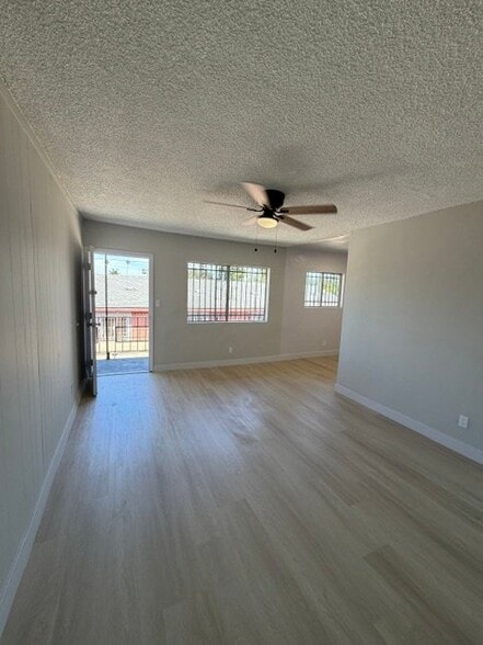 Building Photo - 600 W 93rd St