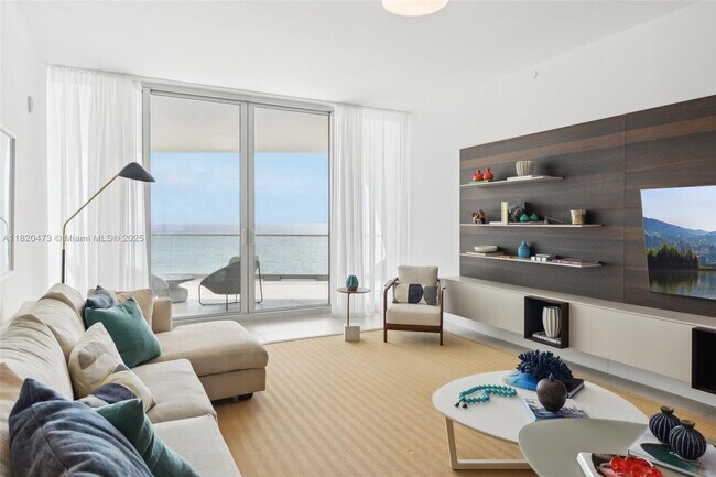 Building Photo - 16901 Collins Ave
