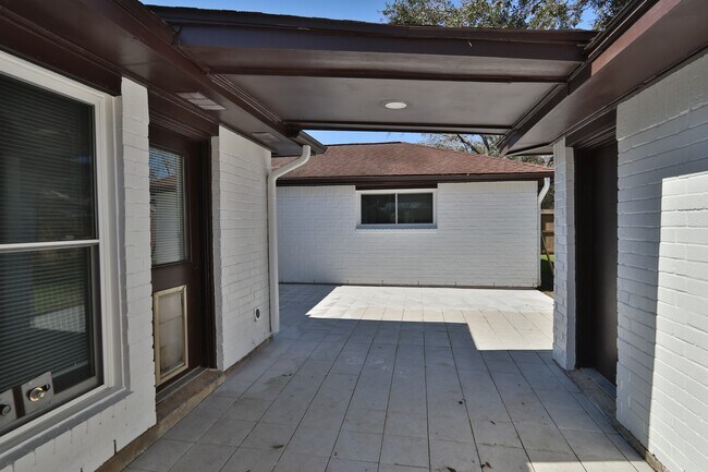 Building Photo - 509 Belmont Dr