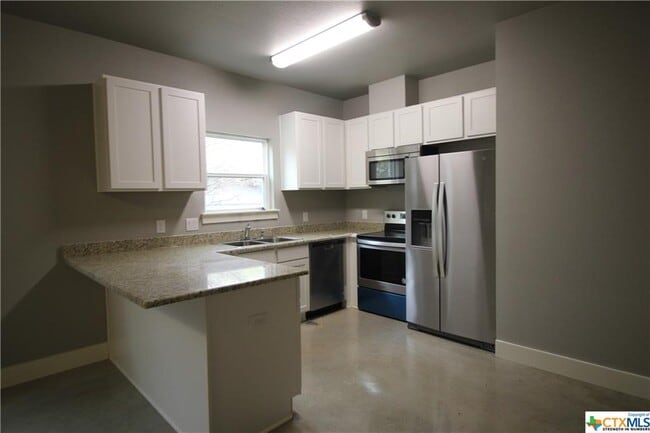 Building Photo - 1007 Mission Dr