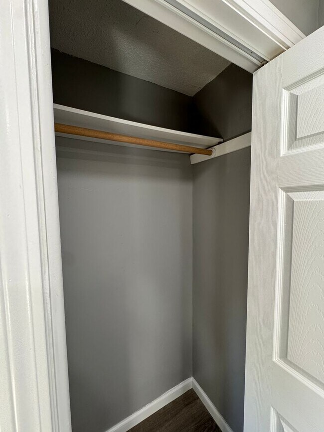 Building Photo - 1036 Chicopee St