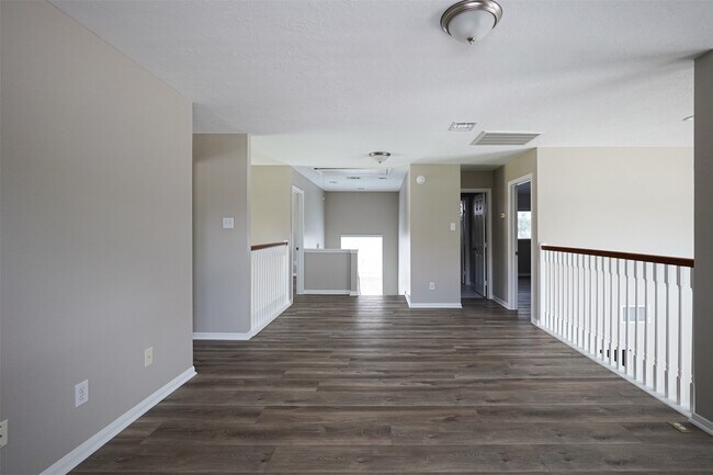 Building Photo - 2739 Honeysuckle Walk
