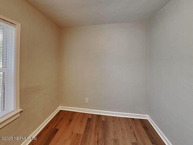 Building Photo - 886 Brandywine St