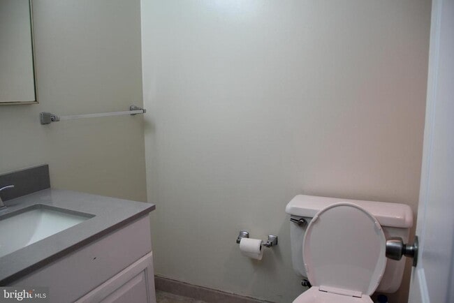 Building Photo - 3360 Woodburn Rd