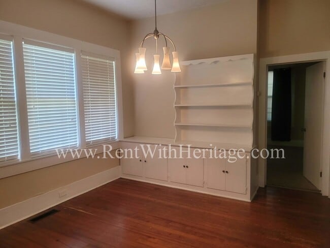 Building Photo - ENJOY THE PRESTIGE OF THIS CHARMING HOME I...