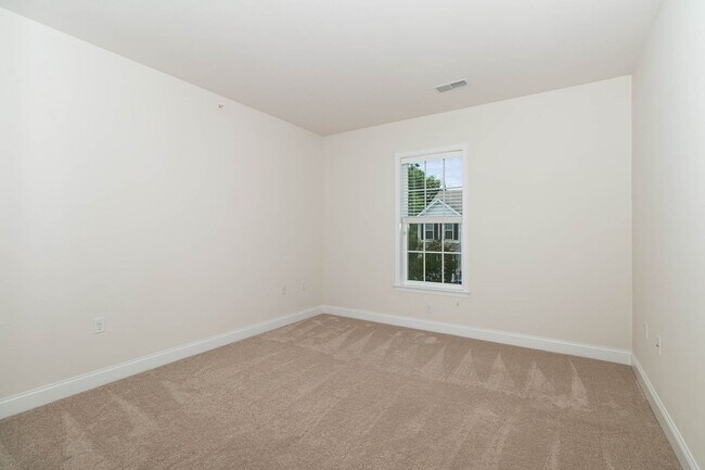 Building Photo - 782 Whitetail Dr