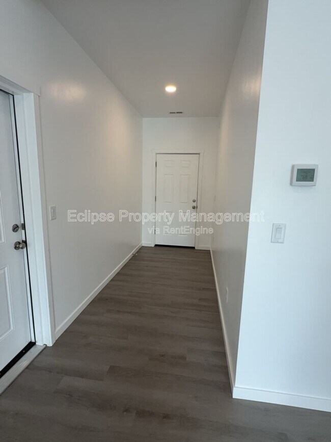 Building Photo - 147 Buena Vista Dr