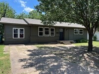 Building Photo - 1515 N Binkley St