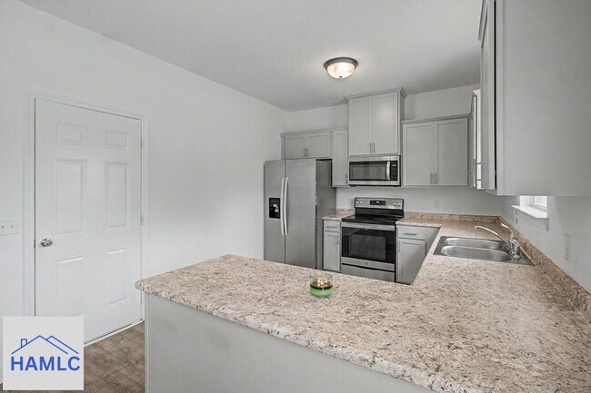 Building Photo - 40 Rimes Ave SE