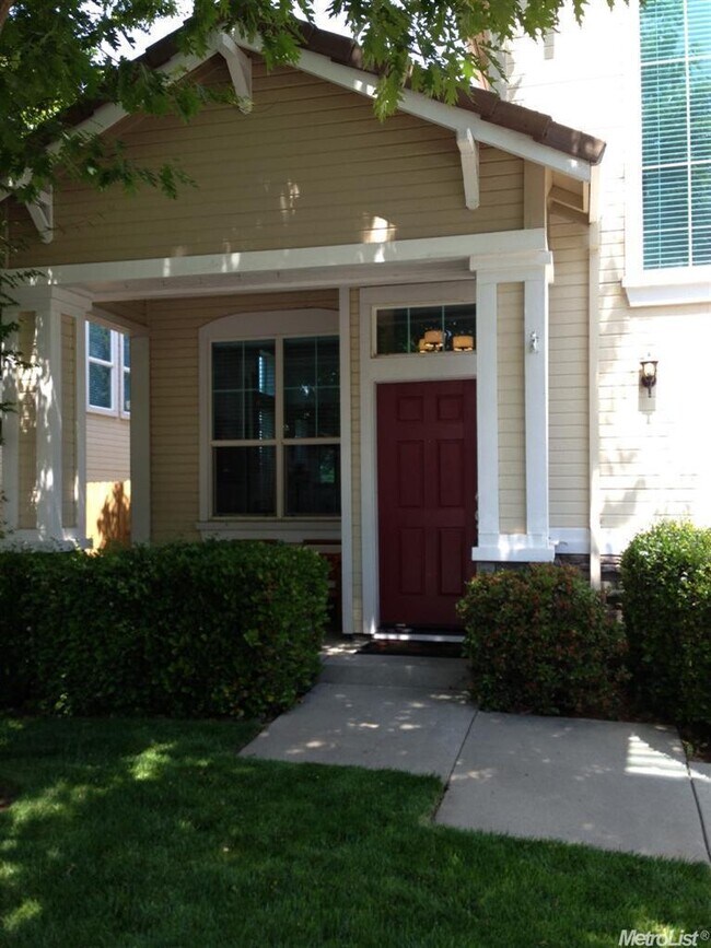 Building Photo - Charming Folsom Prarie City Home