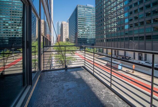 Building Photo - 130 S Canal St