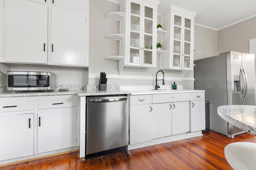 Building Photo - 2214 Wallace St