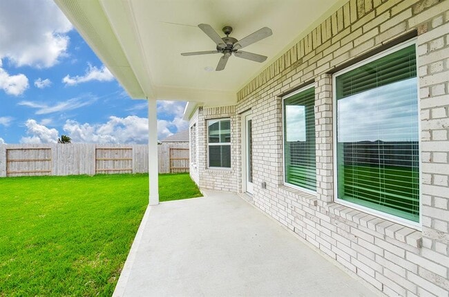 Building Photo - 1607 Blue Cypress Dr