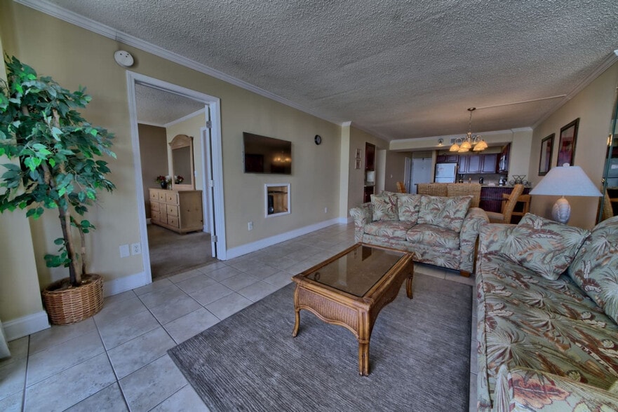 Primary Photo - 7205 Thomas Dr