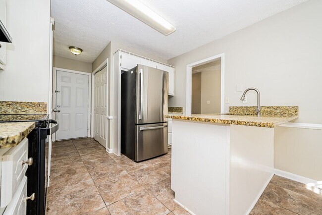 Building Photo - 270 Lazy Hollow Ln