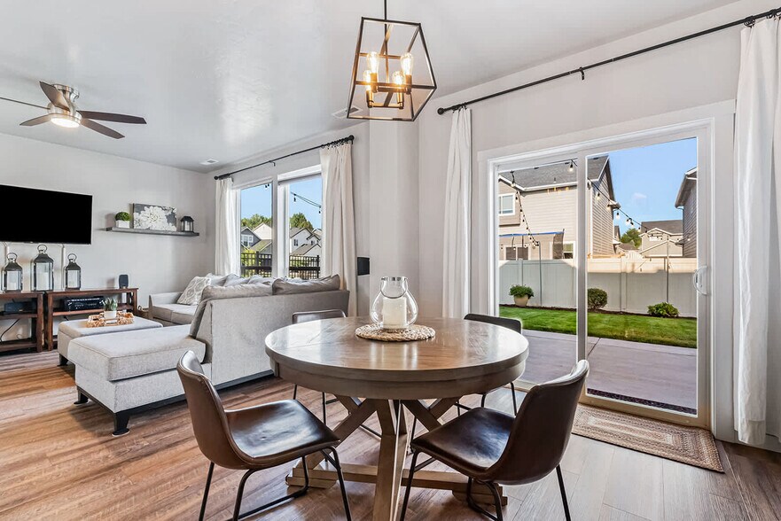 Building Photo - 262 N Falling Water Ave