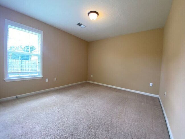Building Photo - BARTLETT RENTAL HOME 3 BEDROOM 2 BATHROOM WITH FENCED BACKYARD
