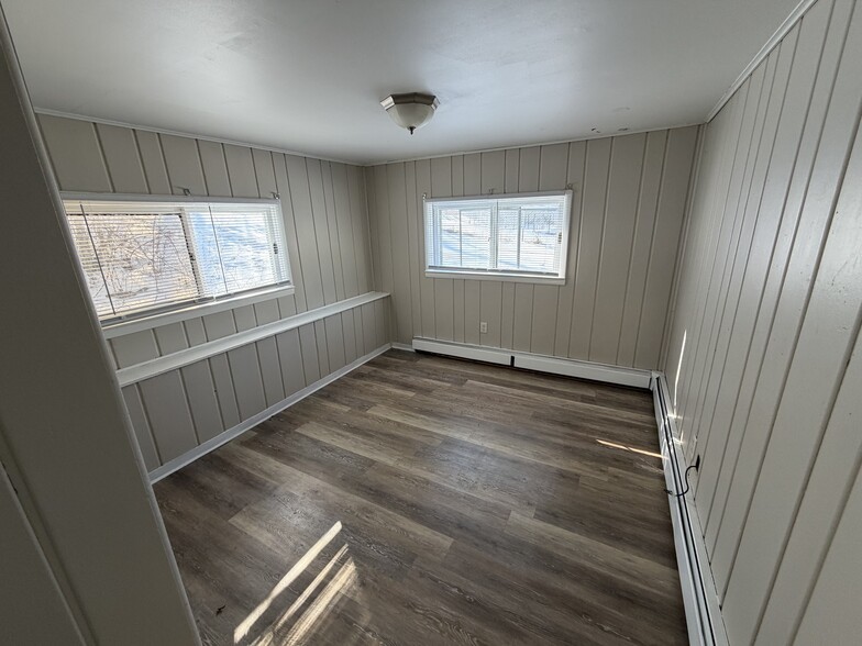 Building Photo - 220 E Racine St