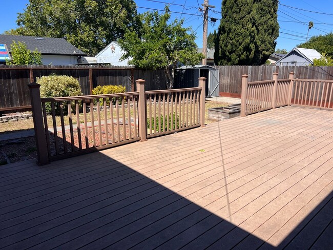 Building Photo - 3 Bedroom home for Rent