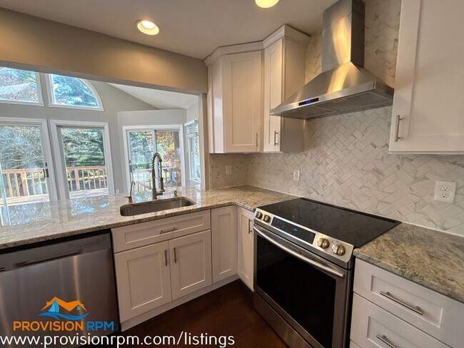 Building Photo - 625 Edwards Rd