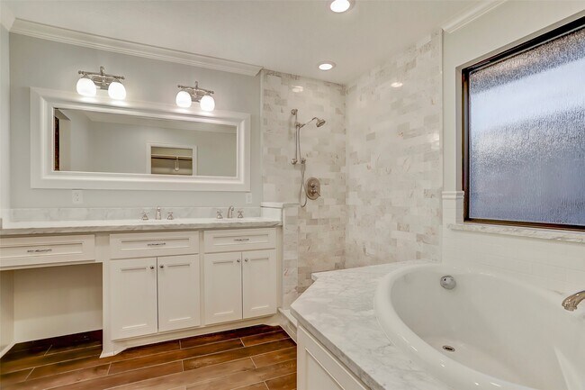 Building Photo - 5438 Briarbend Dr