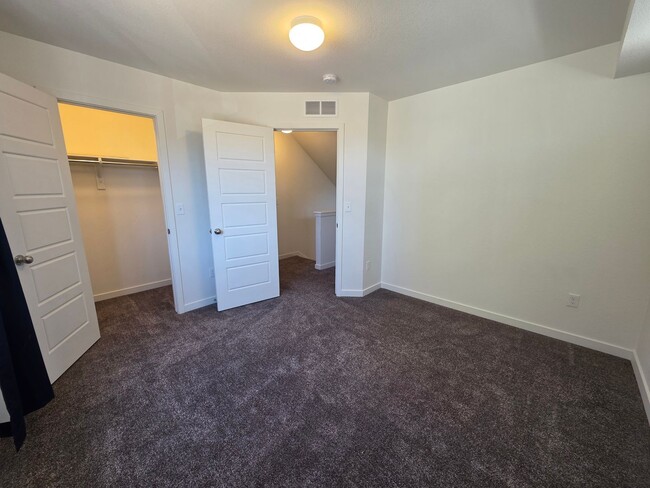 Building Photo - Beautiful 3 Bed 3 Bath Home In Banning Lewis Ranch!!!