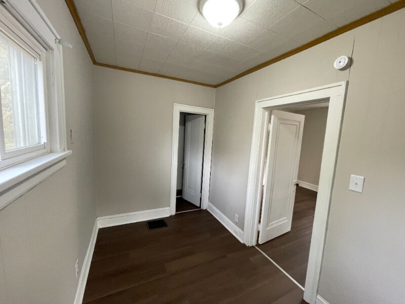 Building Photo - 6553 Newman Ave