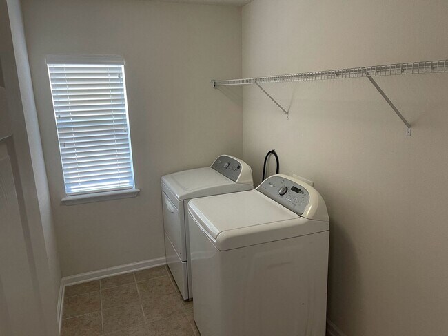 Building Photo - Beautiful 2 Story Home in St. Johns County!