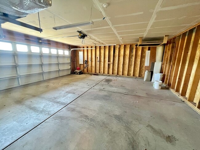 Building Photo - Modern 4 Bedroom Rambler in Ellensburg
