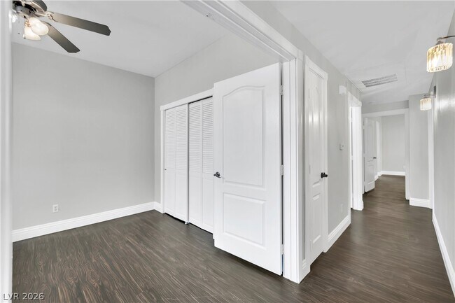 Building Photo - 1505 Truett St