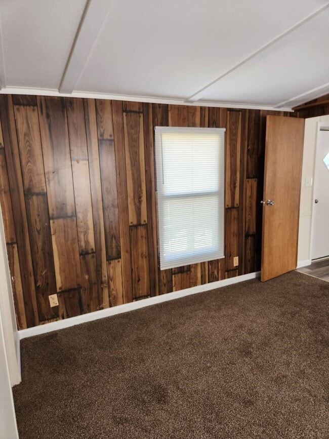 Building Photo - 302 Becky Ln