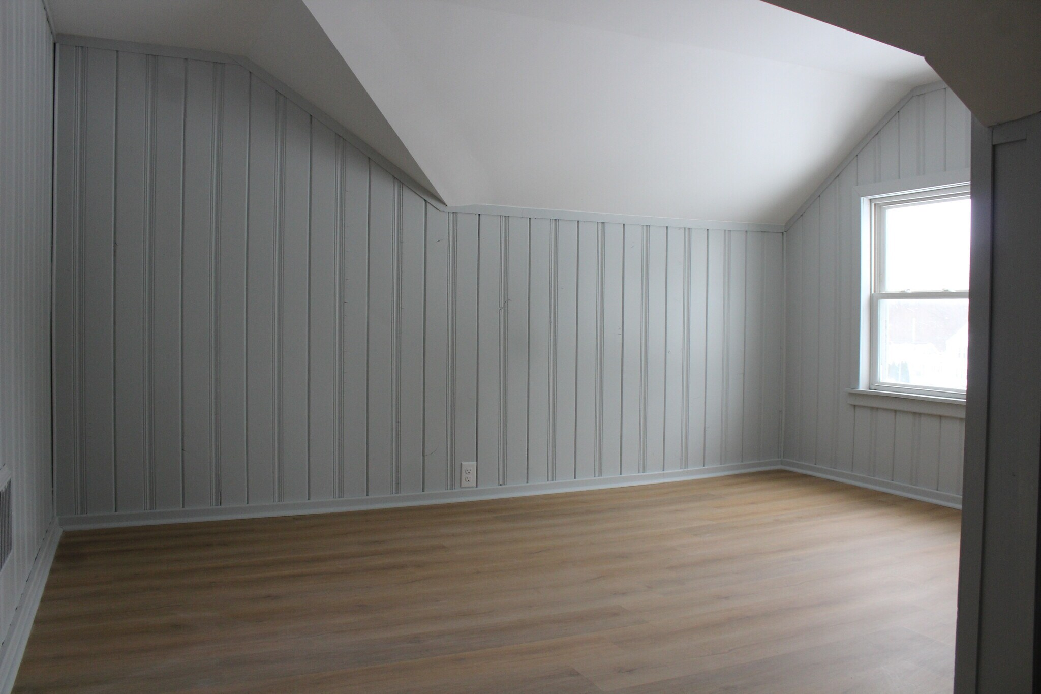 Building Photo - 9141 River Rd