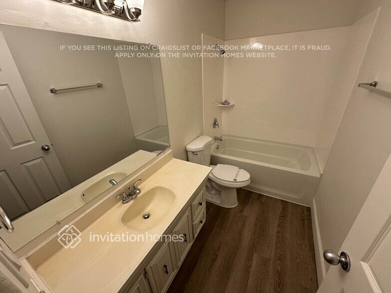 Building Photo - 6734 N 10th Ave