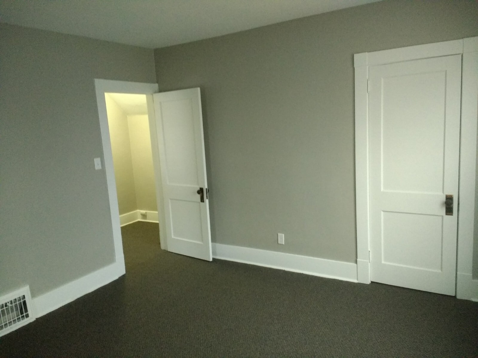 Building Photo - 522 Vine St