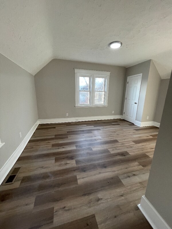 Building Photo - 928 Fairbanks Ave