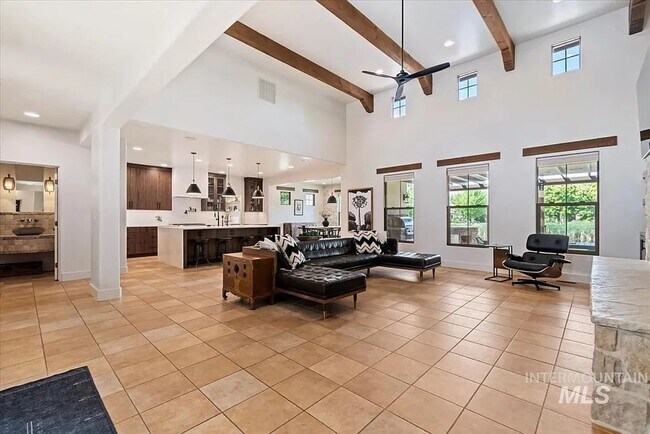 Building Photo - Stunning 4 Bedroom Home in The Shores | Luxury Meets Every Day Comfort