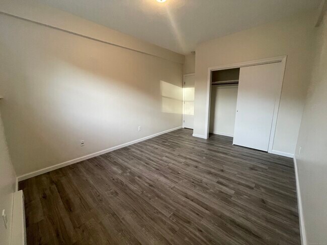 Building Photo - 513 Emmett St