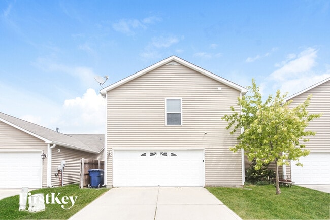 Building Photo - 15499 Border Dr