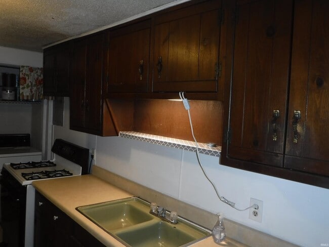Building Photo - 5624 Gates Dr