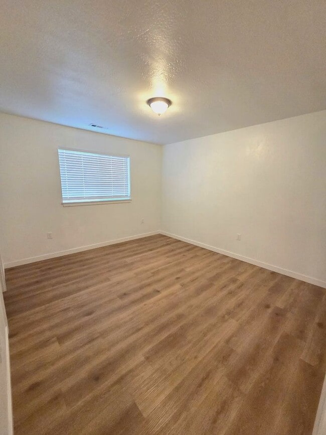 Building Photo - Newer Two bedroom/Two bath Duplex | Available NOW