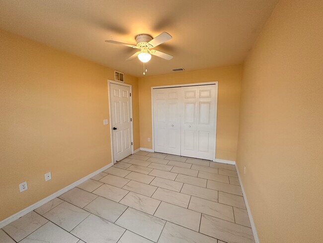 Building Photo - 280 SW 3rd Terrace