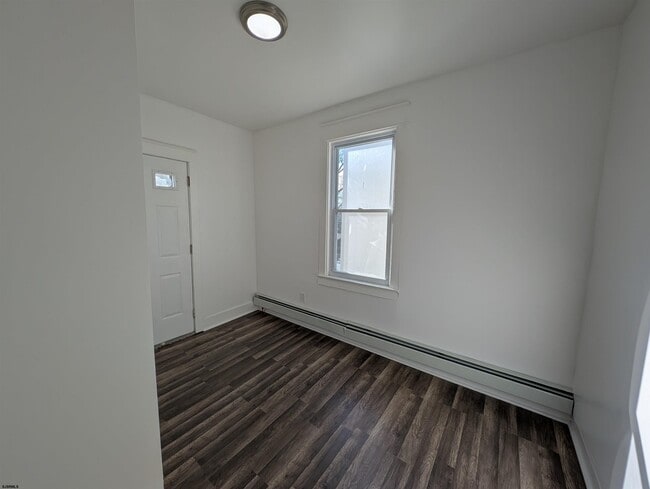 Building Photo - 712 Sewell Ave