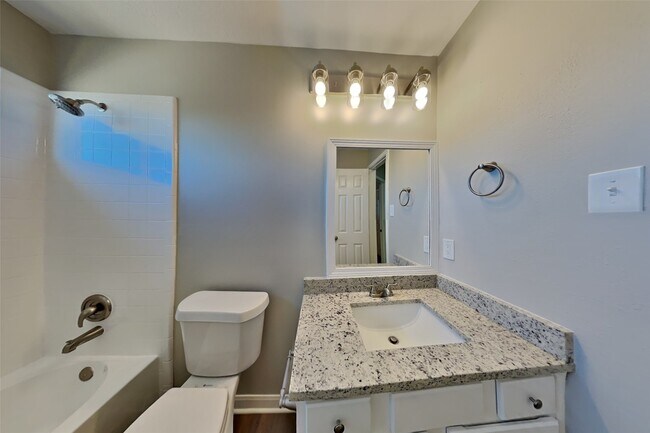 Building Photo - 3202 Stoneydale Ln