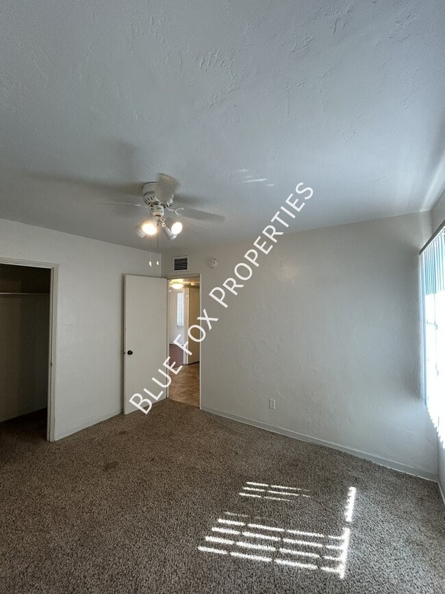 Building Photo - 1448 E Waverly St